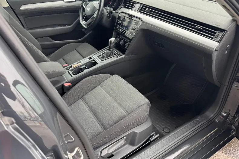 Volkswagen Passat din 2021 cu 72.000 km - oferta VOL187363 - foto 4
