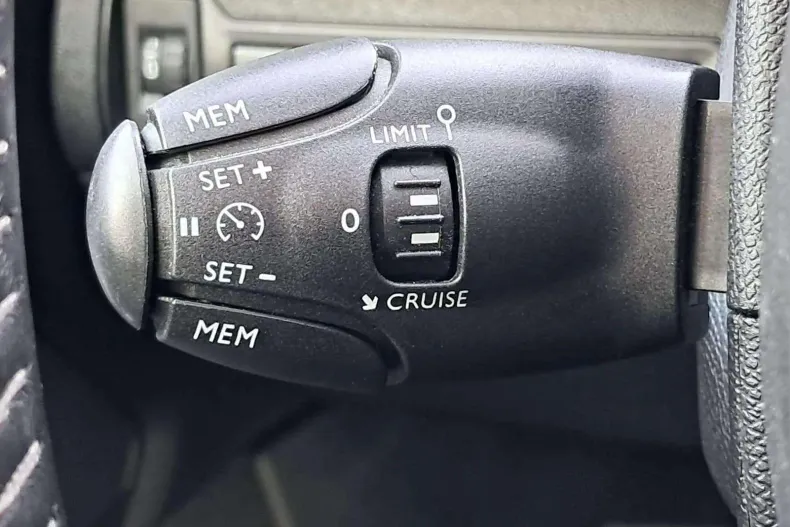 Peugeot 308 din 2020 cu 97.944 km - oferta PEU187367 - foto 16