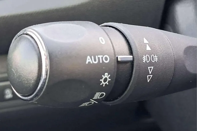 Peugeot 308 din 2020 cu 97.944 km - oferta PEU187367 - foto 17