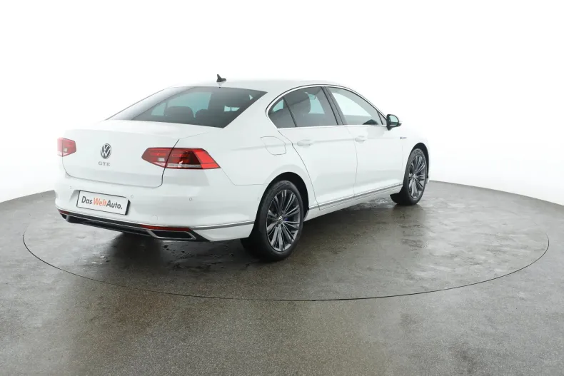 Volkswagen Passat din 2021 cu 75.472 km - oferta VOL187386 - foto 5