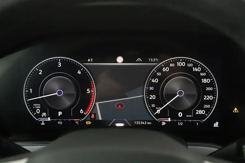 Volkswagen Touareg din 2021 cu 135.336 km - oferta VOL187387 - foto 13