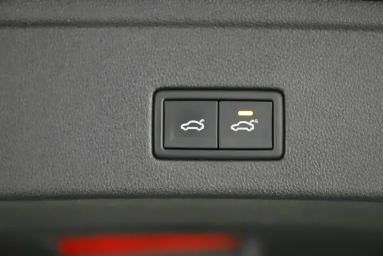 Volkswagen Touareg din 2021 cu 135.336 km - oferta VOL187387 - foto 24