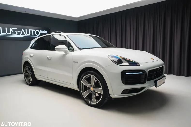 Porsche Cayenne din 2023 cu 68.302 km - oferta POR187408 - foto 1