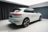 Porsche Cayenne din 2023 cu 68.302 km - oferta POR187408 - foto 6