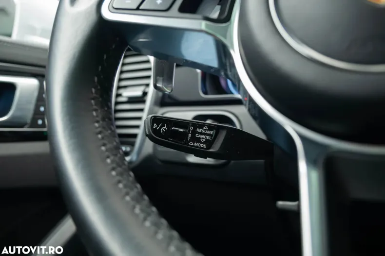 Porsche Cayenne din 2023 cu 68.302 km - oferta POR187408 - foto 11