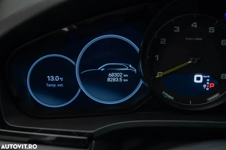 Porsche Cayenne din 2023 cu 68.302 km - oferta POR187408 - foto 13