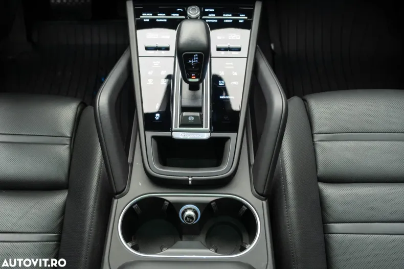 Porsche Cayenne din 2023 cu 68.302 km - oferta POR187408 - foto 14