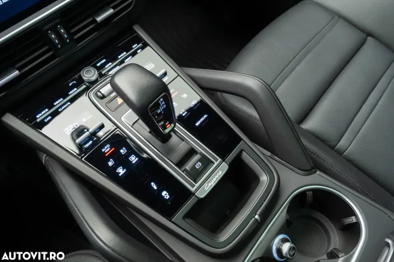 Porsche Cayenne din 2023 cu 68.302 km - oferta POR187408 - foto 18