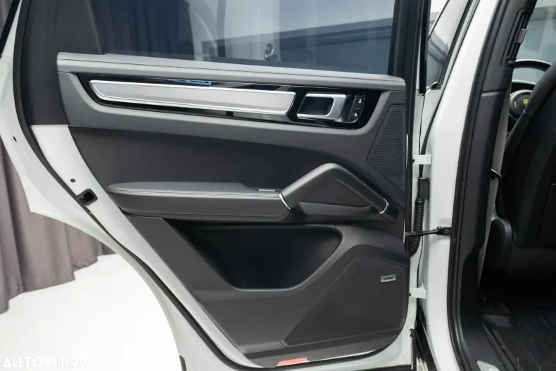 Porsche Cayenne din 2023 cu 68.302 km - oferta POR187408 - foto 21