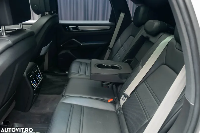 Porsche Cayenne din 2023 cu 68.302 km - oferta POR187408 - foto 23