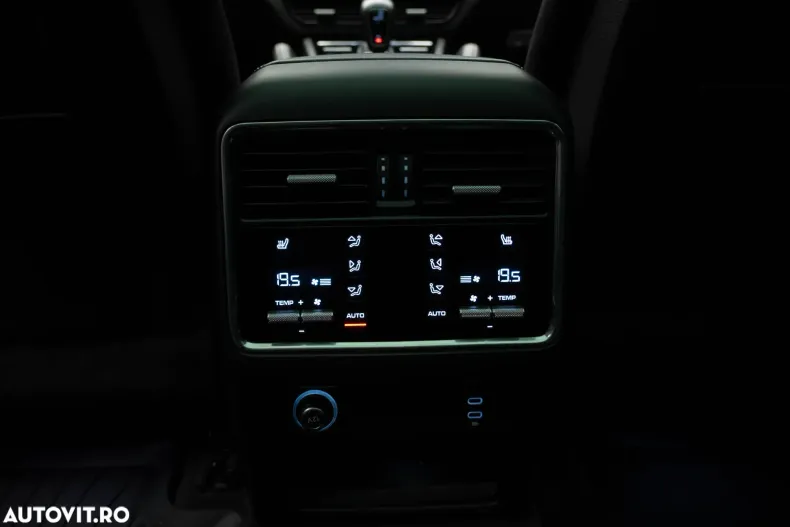 Porsche Cayenne din 2023 cu 68.302 km - oferta POR187408 - foto 25