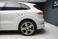 Porsche Cayenne din 2023 cu 68.302 km - oferta POR187408 - foto 33
