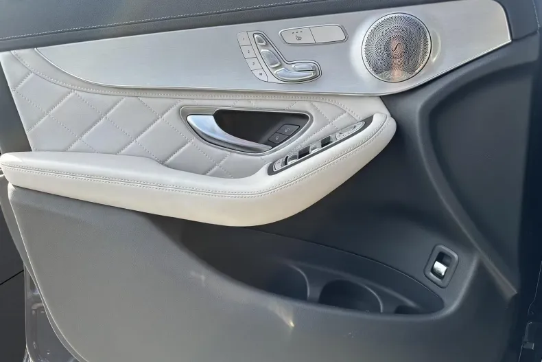 Mercedes-Benz GLC din 2021 cu 81.000 km - oferta MER187414 - foto 4