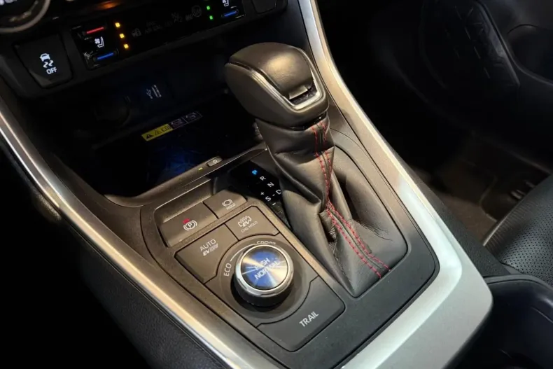 Toyota RAV4 din 2024 cu 3.100 km - oferta TOY187415 - foto 21