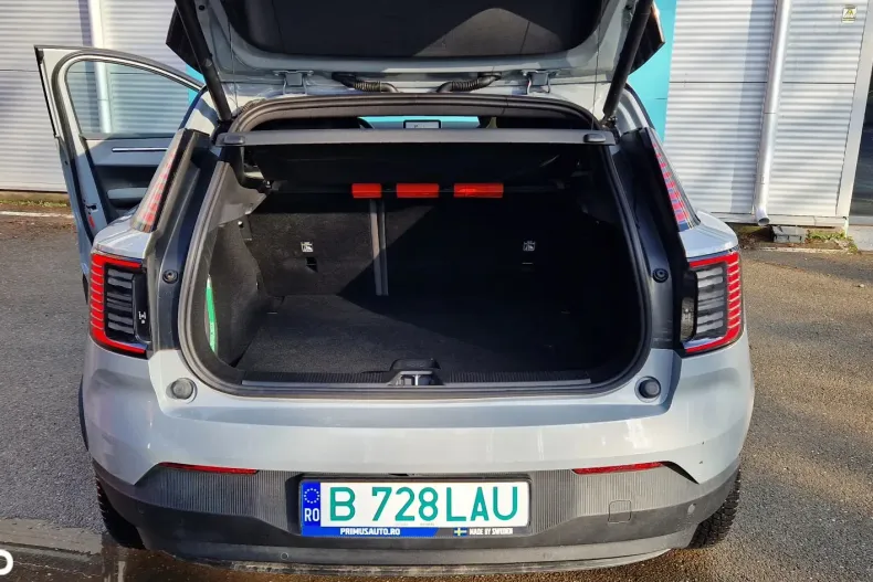 Volvo EX30 din 2024 cu 6.227 km - oferta VOL187420 - foto 5