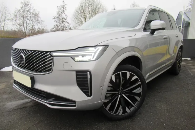 Volvo XC90 din 2025 cu 9.300 km - oferta VOL187422 - foto 1