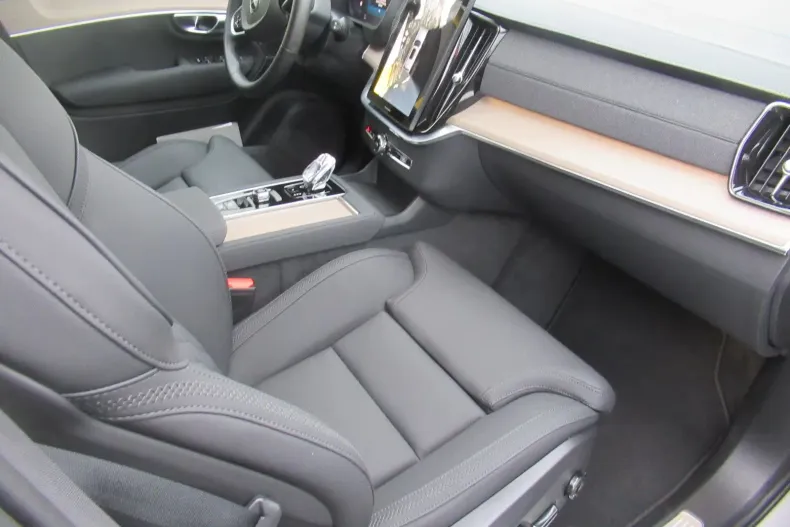 Volvo XC90 din 2025 cu 9.300 km - oferta VOL187422 - foto 2