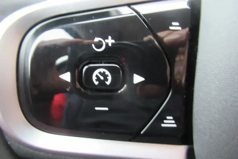 Volvo XC90 din 2025 cu 9.300 km - oferta VOL187422 - foto 10