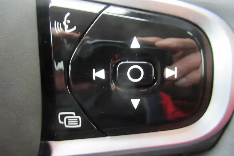 Volvo XC90 din 2025 cu 9.300 km - oferta VOL187422 - foto 11