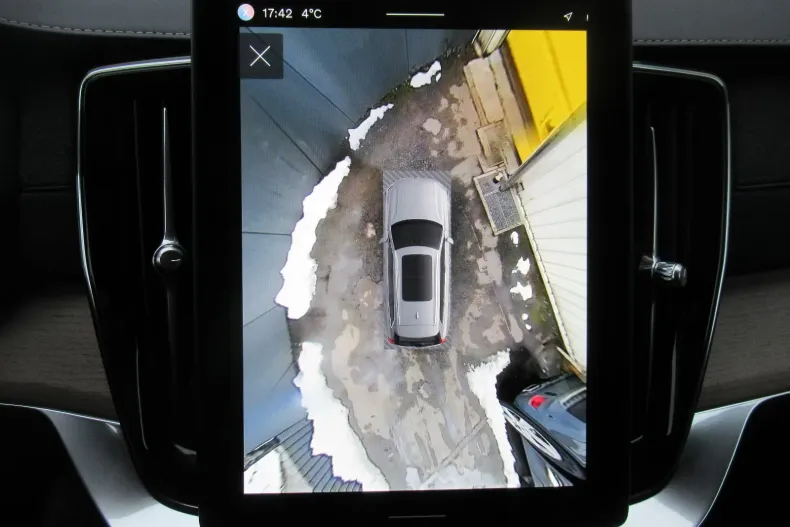 Volvo XC90 din 2025 cu 9.300 km - oferta VOL187422 - foto 13