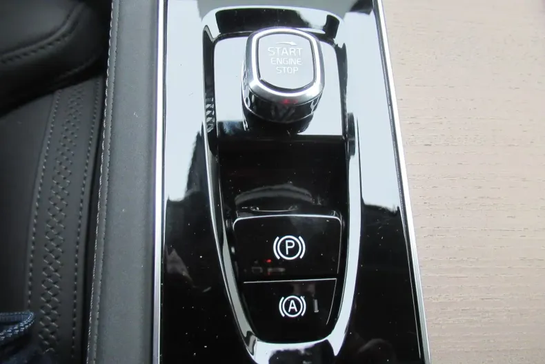 Volvo XC90 din 2025 cu 9.300 km - oferta VOL187422 - foto 17