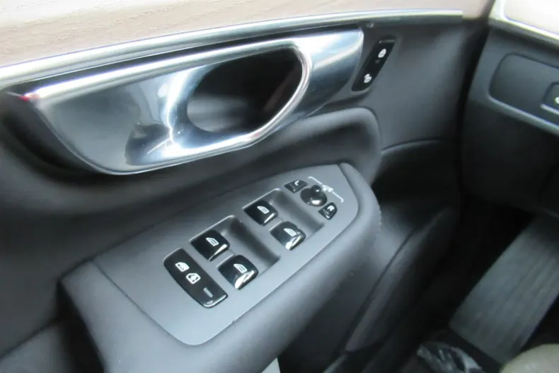 Volvo XC90 din 2025 cu 9.300 km - oferta VOL187422 - foto 20