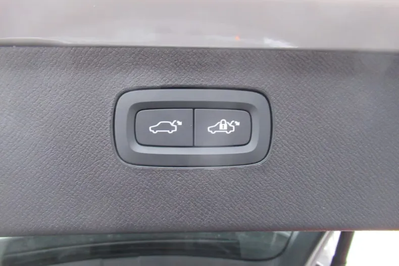 Volvo XC90 din 2025 cu 9.300 km - oferta VOL187422 - foto 23