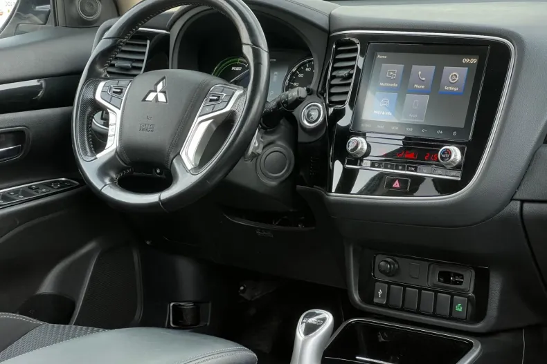 Mitsubishi Outlander din 2020 cu 131.685 km - oferta MIT187426 - foto 8