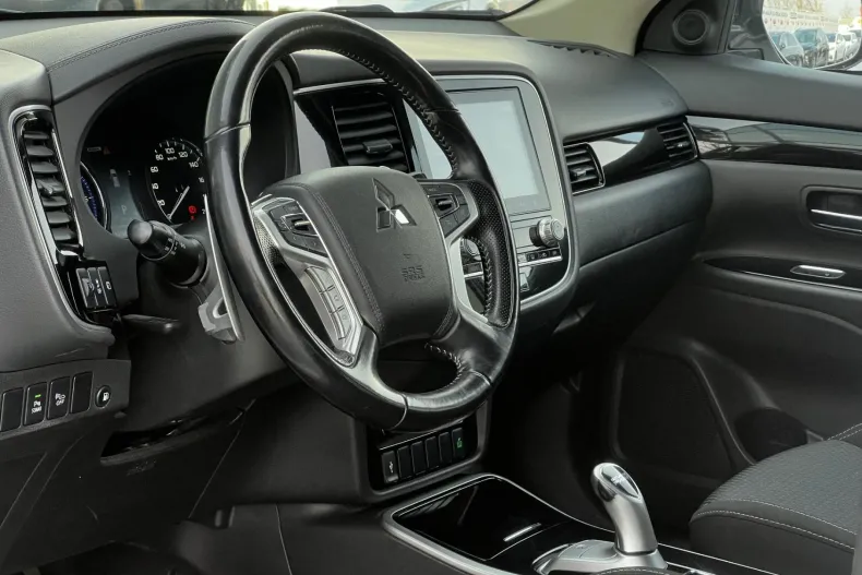 Mitsubishi Outlander din 2020 cu 131.685 km - oferta MIT187426 - foto 12