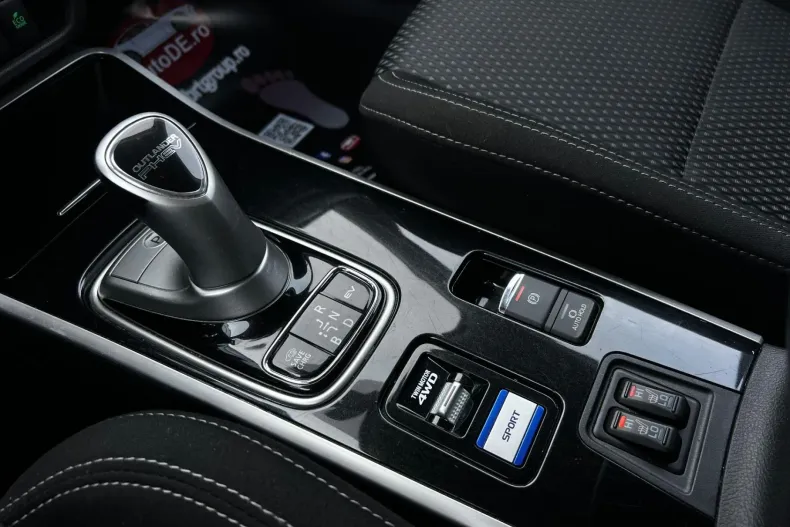 Mitsubishi Outlander din 2020 cu 131.685 km - oferta MIT187426 - foto 13