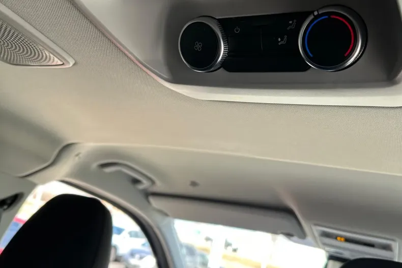 Volkswagen Caravelle din 2026 cu 5 km - oferta VOL187434 - foto 4