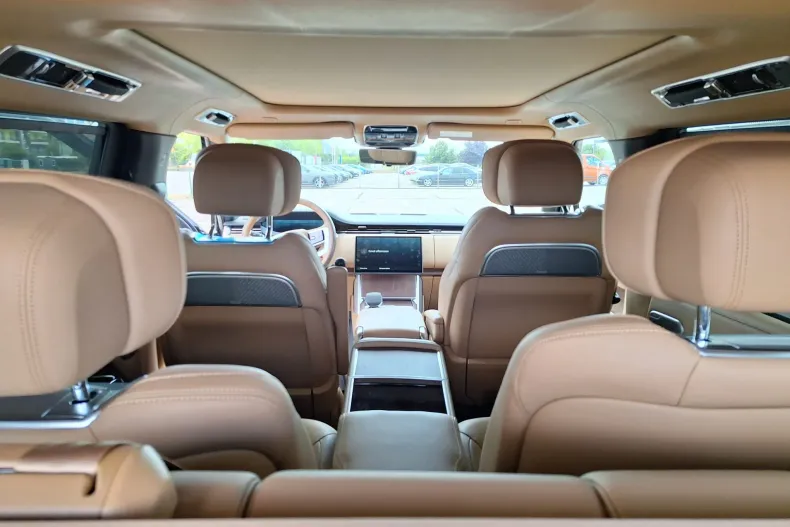 Land Rover Range Rover din 2023 cu 14.000 km - oferta LAN187436 - foto 3