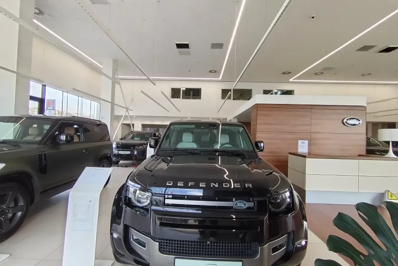 Land Rover Defender din 2025 cu 900 km - oferta LAN187440 - foto 4