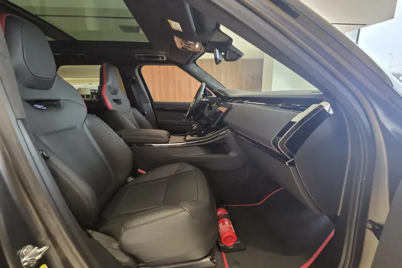 Land Rover Range Rover Sport din 2025 cu 900 km - oferta LAN187445 - foto 8