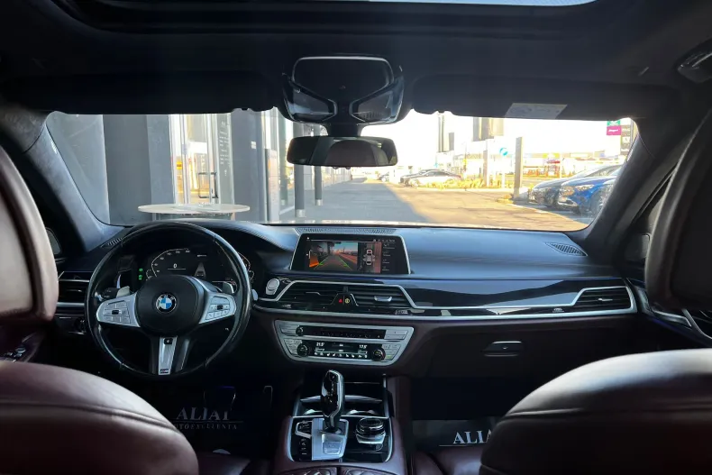 BMW Seria 7 din 2020 cu 112.261 km - oferta BMW187461 - foto 14