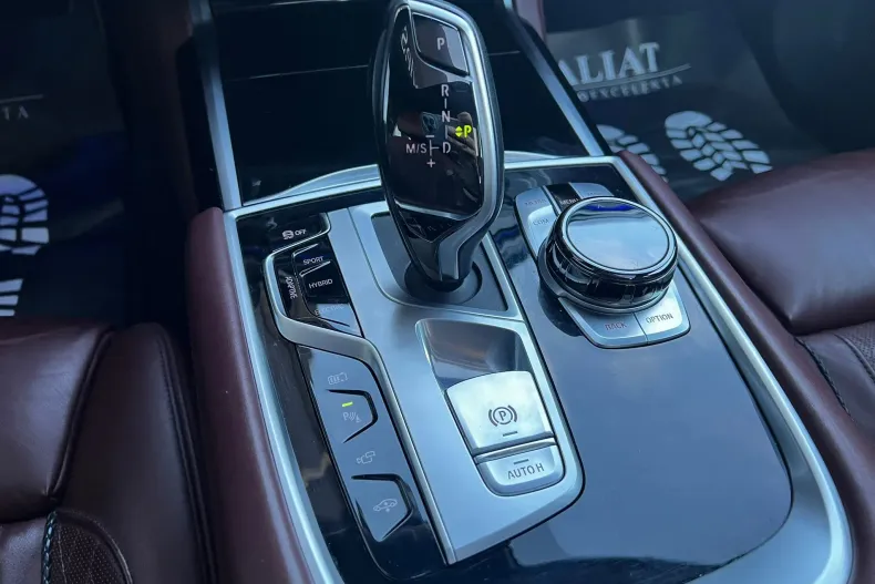 BMW Seria 7 din 2020 cu 112.261 km - oferta BMW187461 - foto 16