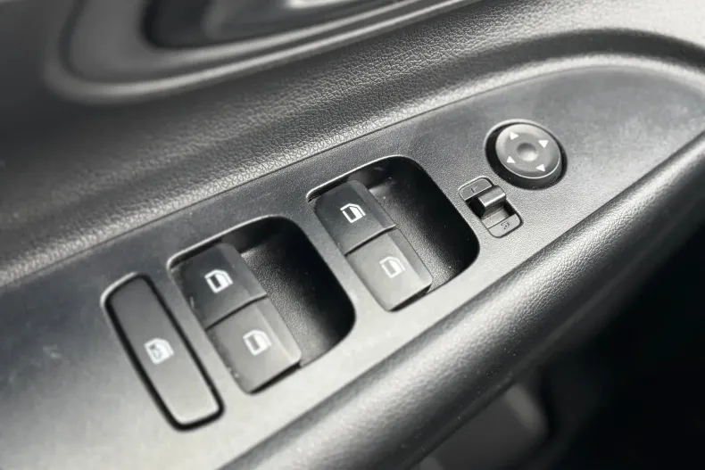 Hyundai BAYON din 2023 cu 75.000 km - oferta HYU187464 - foto 16