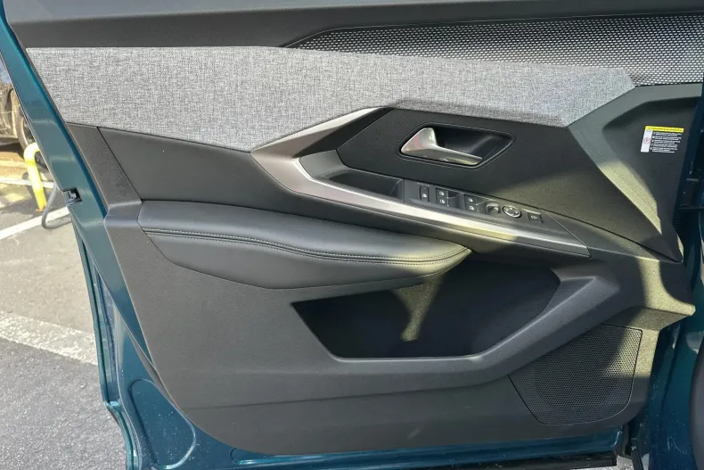 Peugeot 3008 din 2025 cu 1.000 km - oferta PEU187483 - foto 9