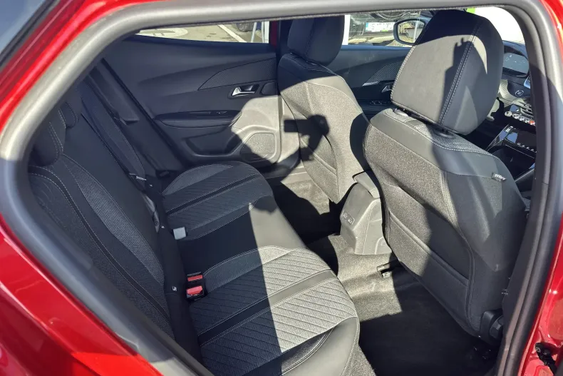 Peugeot 2008 din 2020 cu 1.300 km - oferta PEU187486 - foto 14