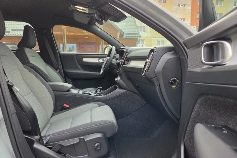 Volvo XC40 din 2025 cu 26 km - oferta VOL187499 - foto 11