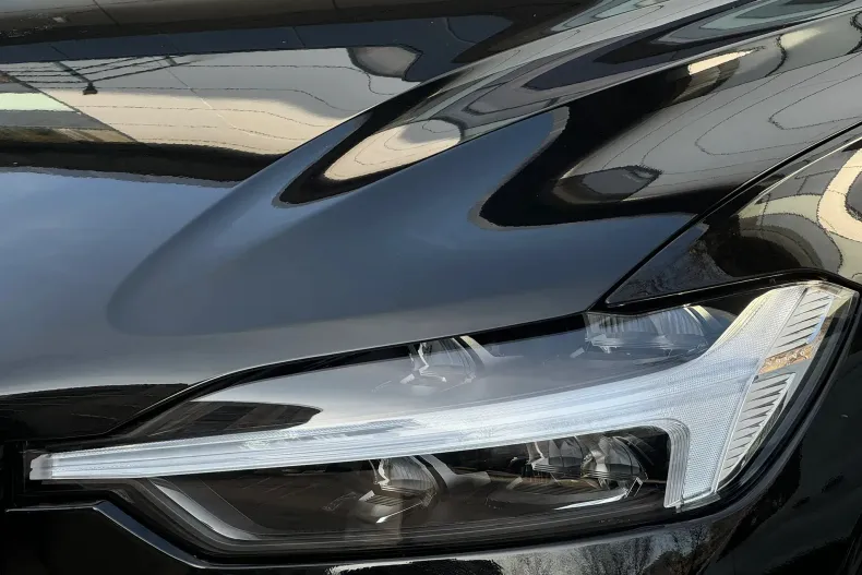 Volvo XC60 din 2025 cu 2.800 km - oferta VOL187508 - foto 8