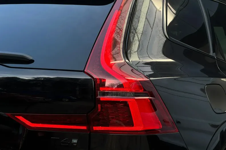 Volvo XC60 din 2025 cu 2.800 km - oferta VOL187508 - foto 10