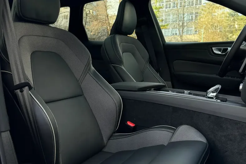 Volvo XC60 din 2025 cu 2.800 km - oferta VOL187508 - foto 15