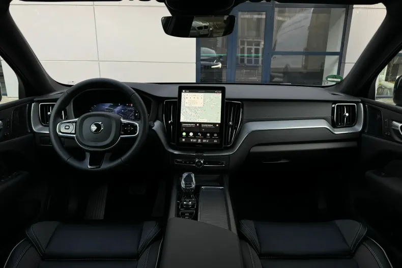 Volvo XC60 din 2025 cu 2.800 km - oferta VOL187508 - foto 18