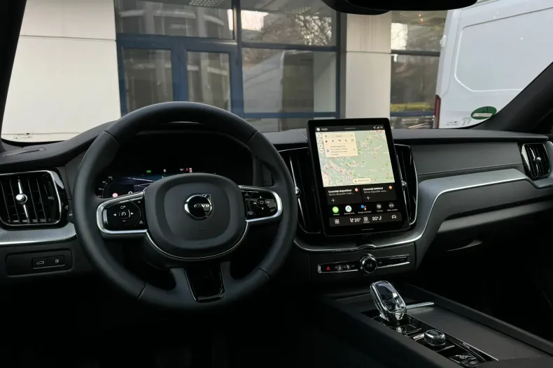 Volvo XC60 din 2025 cu 2.800 km - oferta VOL187508 - foto 21