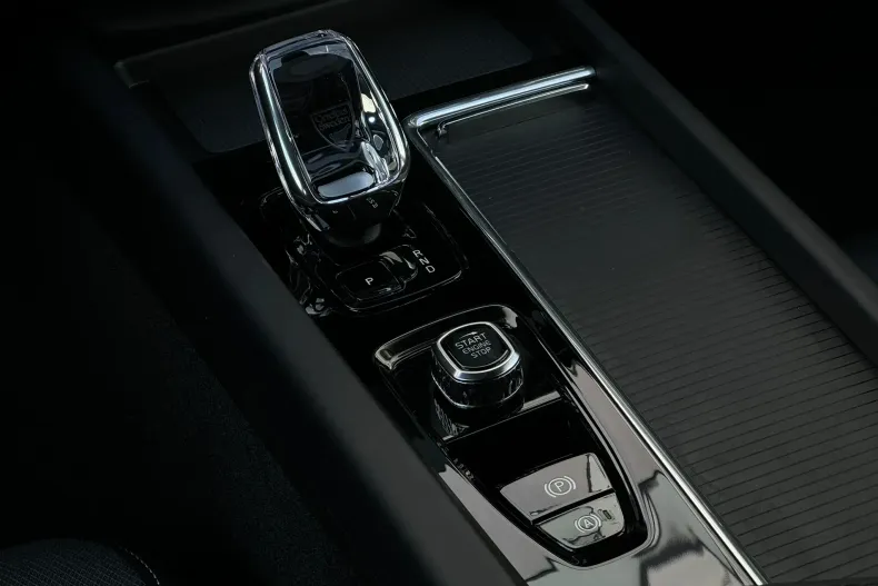 Volvo XC60 din 2025 cu 2.800 km - oferta VOL187508 - foto 23