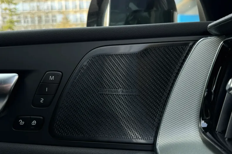 Volvo XC60 din 2025 cu 2.800 km - oferta VOL187508 - foto 25