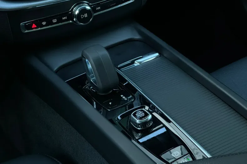 Volvo XC60 din 2021 cu 81.000 km - oferta VOL187509 - foto 21