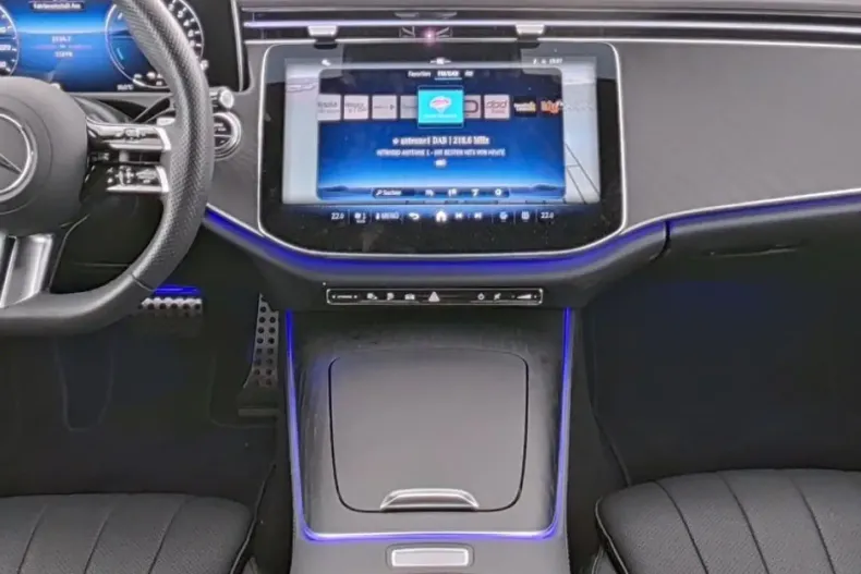 Mercedes-Benz E 400 (Clasa E) din 2024 cu 21.897 km - oferta MER187524 - foto 9