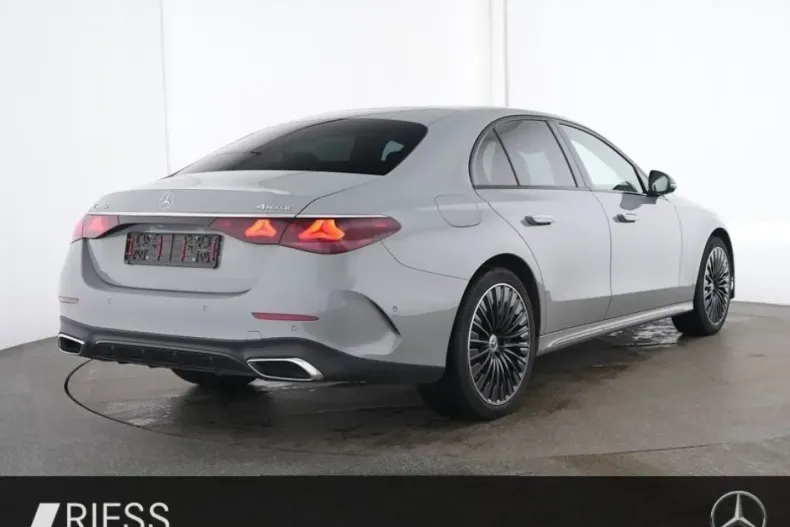 Mercedes-Benz E 400 (Clasa E) din 2024 cu 33.241 km - oferta MER187531 - foto 2